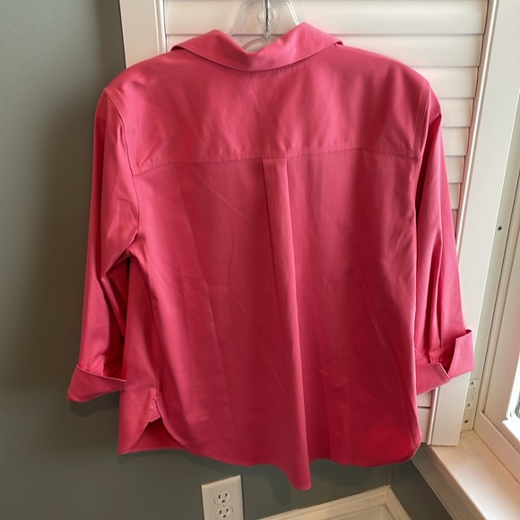 Chico’s no-iron button down blouse. - Picture 5 of 6